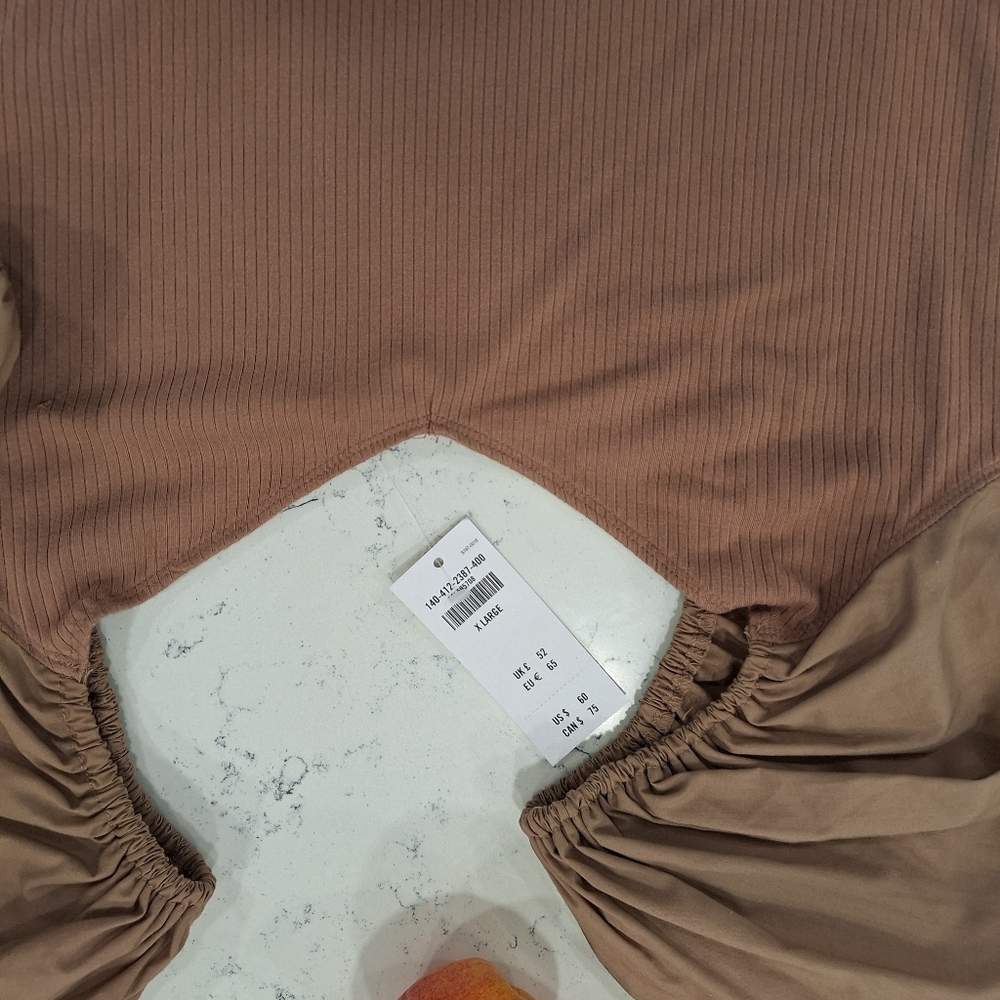 A&F Puff sleeves  top - Picture 2 of 2